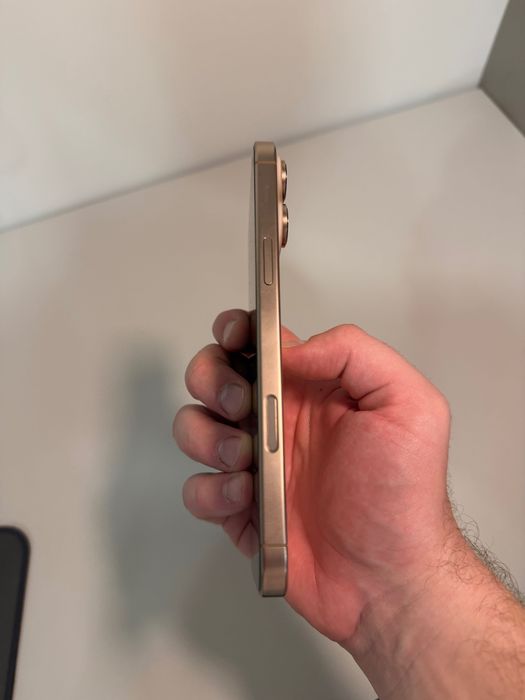 iPhone 16 Pro Max (desert titanium)