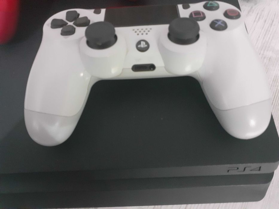 Плейстейшън 4, станция, 1 джойстик, игри