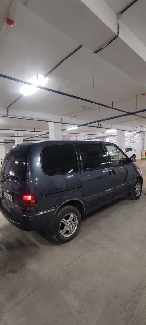 Продам минивен. Nissan serena