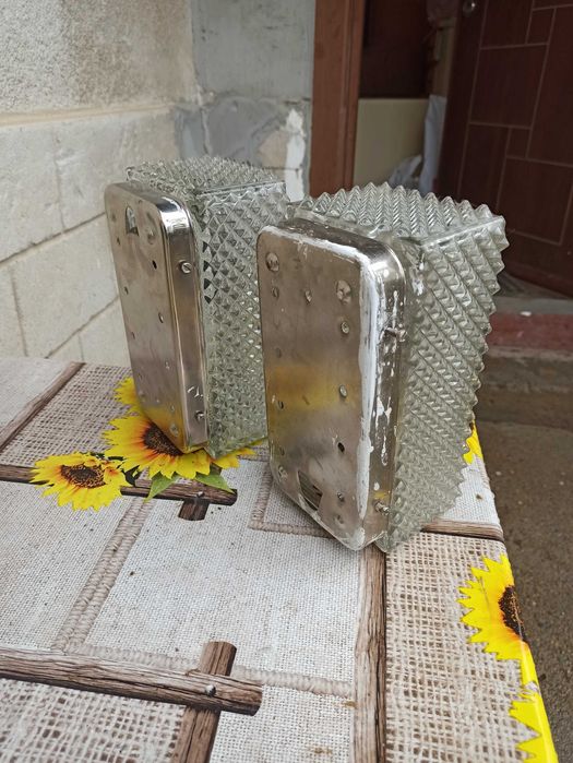 Два лампиона. 15 лв за брой.