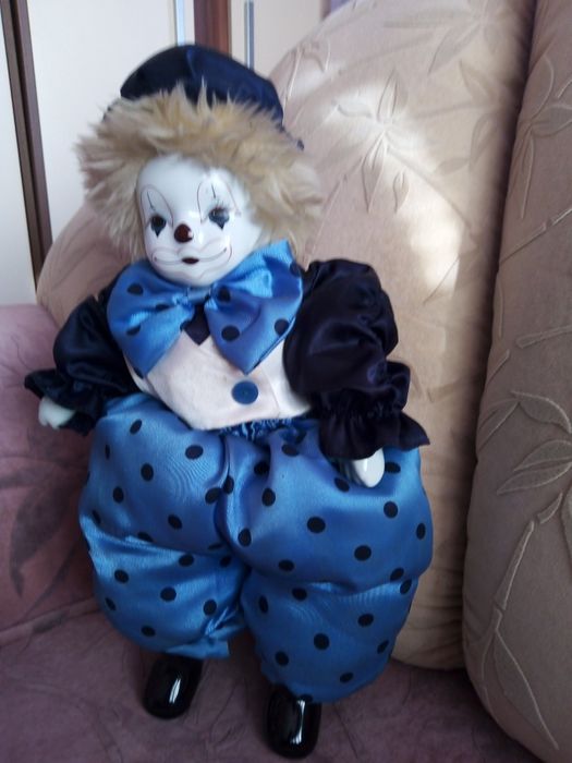 Păpușa de porțelan