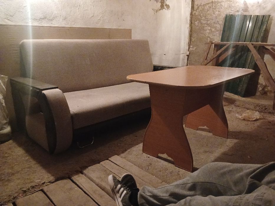 Диван раскладной  в хорошем состоянии