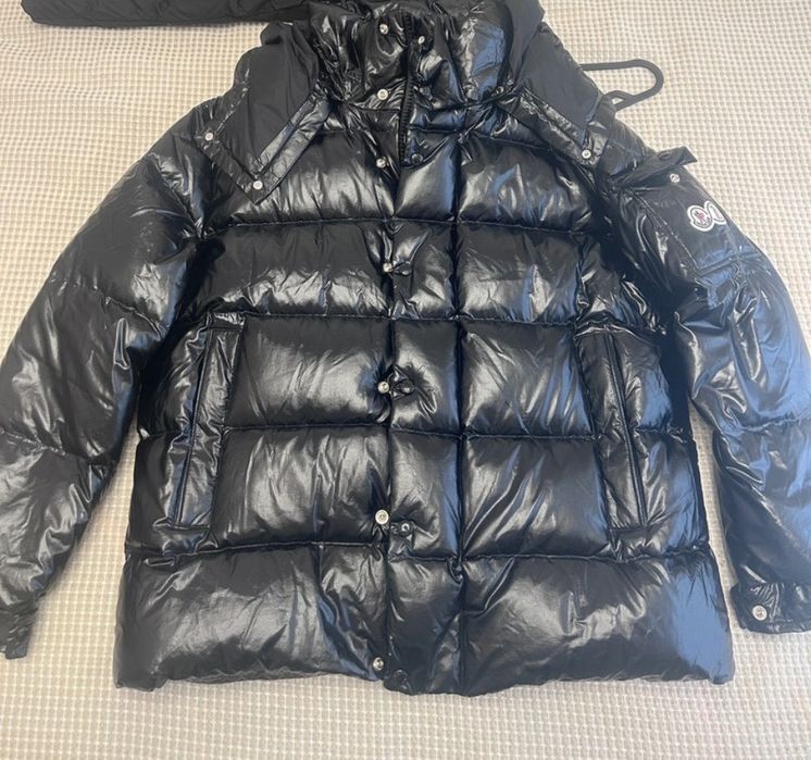 Geaca Moncler Maya marinea 4, noua, Madr in Romania