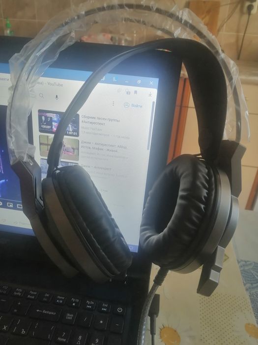Продам наушники новые