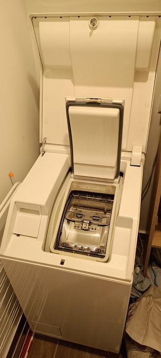 Продавам Пералня с горно зареждане Miele