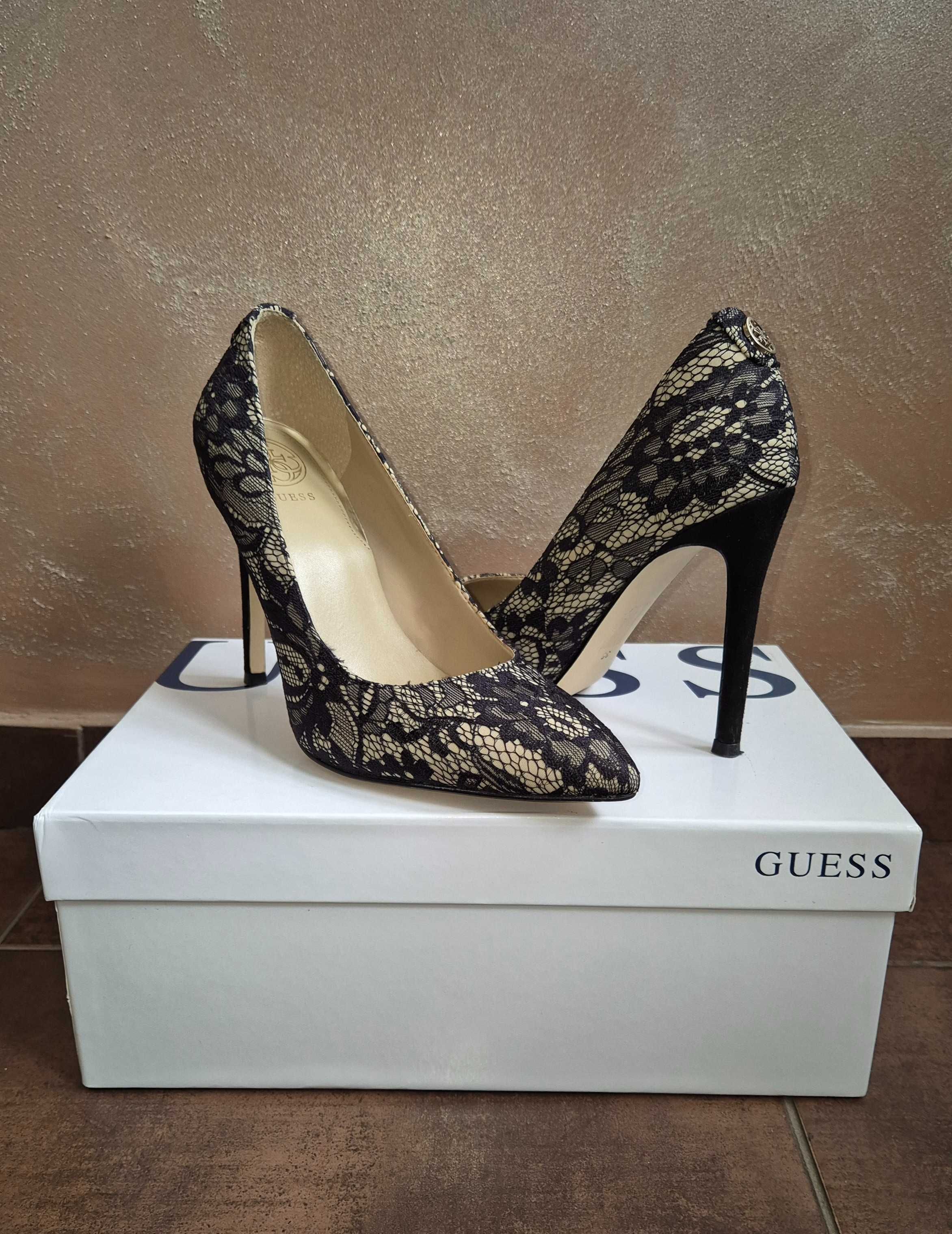 Официални обувки Guess