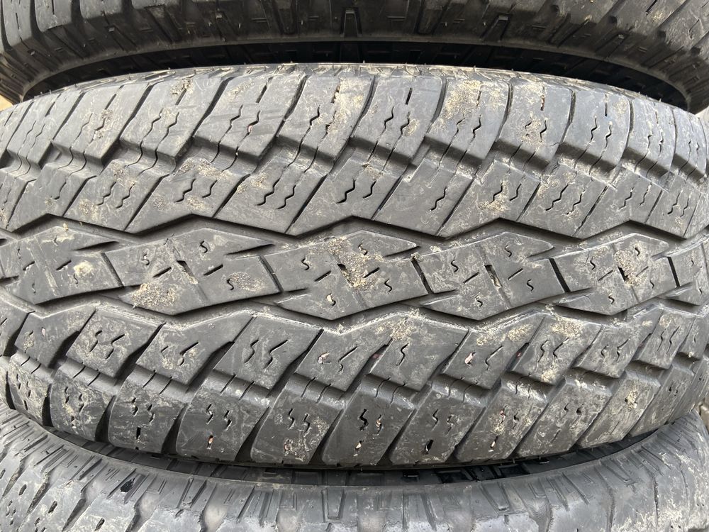 Комплект всесезонные шины 265/70/15 265/70R15 Toyo A/T.