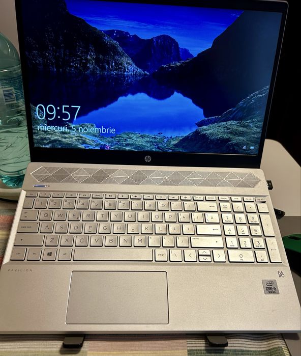 Laptop HP Pavilion procesor Intel® Core™ i5 cu Win 10