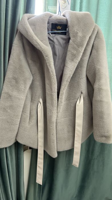 Эко шубка,почти новая очень красивая теплая