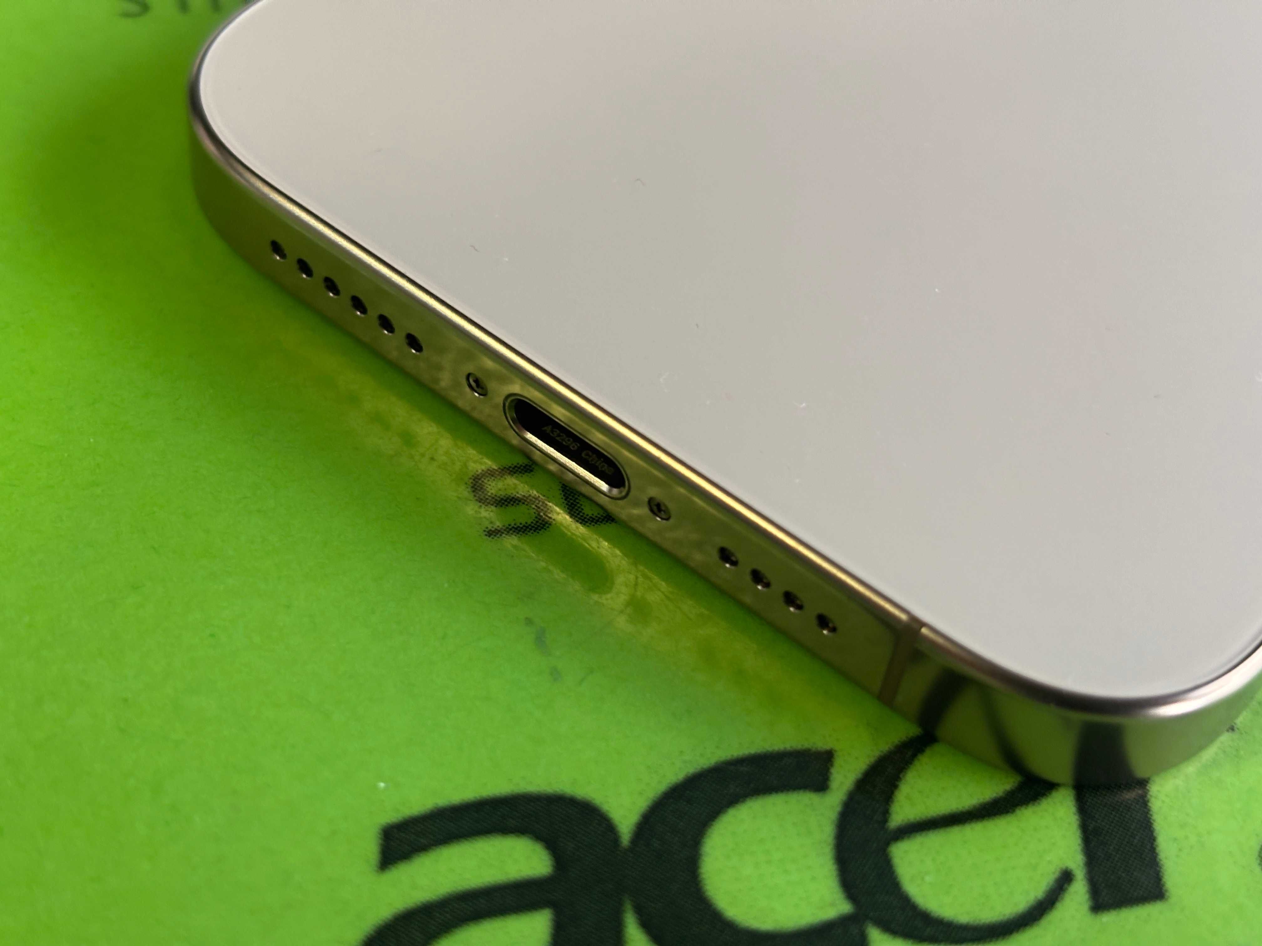 *НОВ* iPhone 16 Pro Max 256gb Desert фабрично отключен
