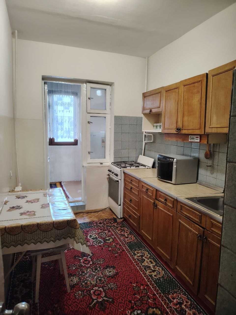 Тузель 4, 2 комн. кв. кирпич 77 серия (без посредников) - 350$