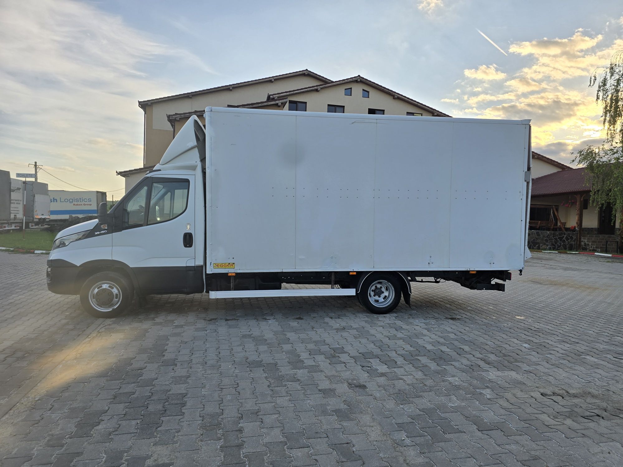 Iveco daily lift  1000kg  10 europaleti