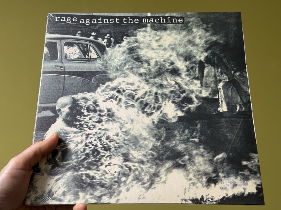 Чисто нови, неразпечатани плочи