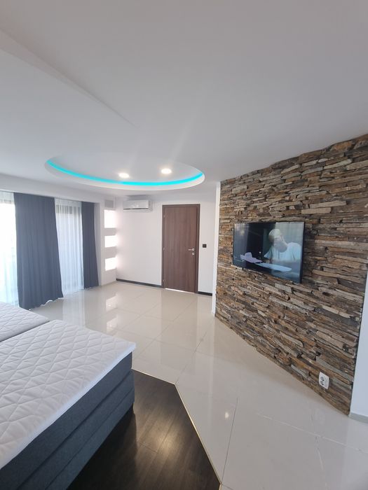 Inchiriere cladire cu lift mare, 9 locuri parcare  pretabil spital , c