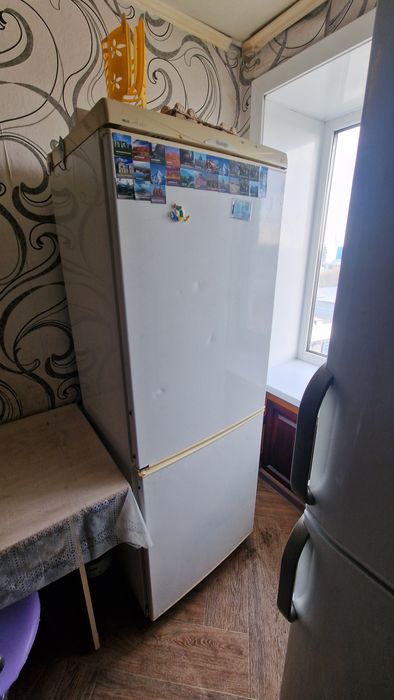 Продам холодильник, морозилка не работает