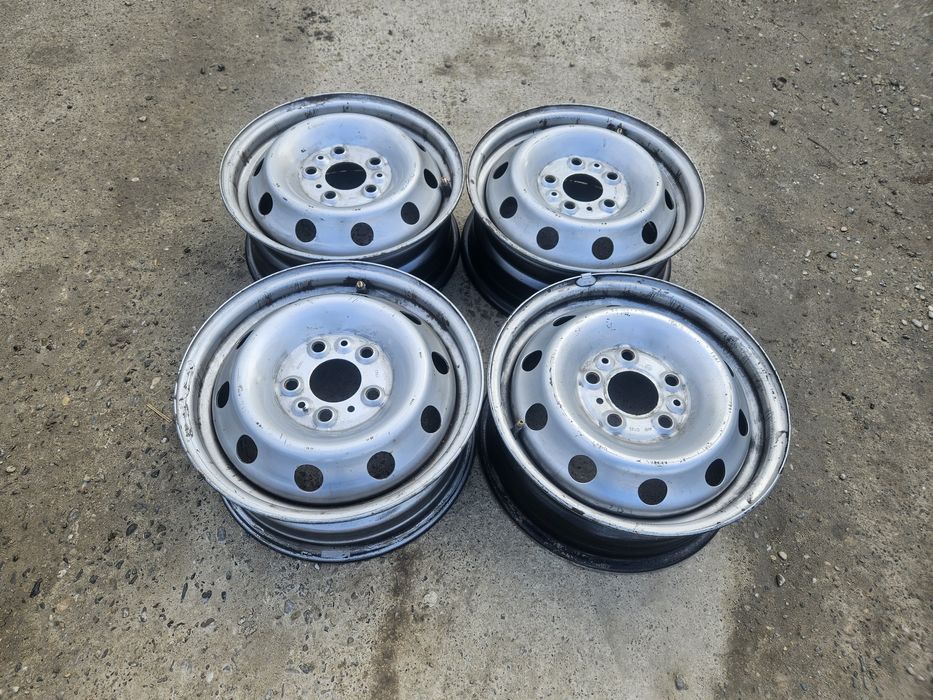 Vând  jante R16 Renault Trafic