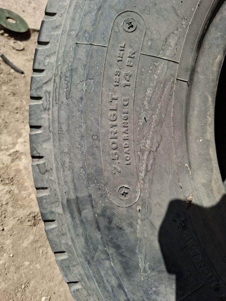 Isuzu balon 7.50R16LT