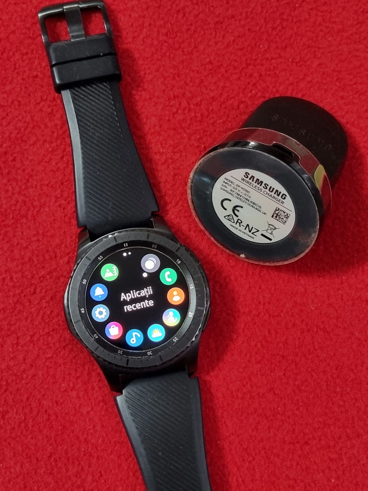 Smartwatch Samsung Frontier, Impecabil, Încărcător wireless.