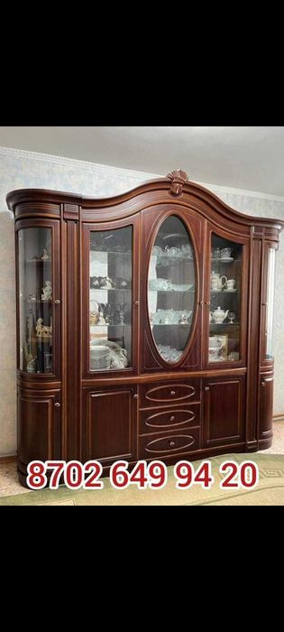 Продам гостинный шкаф
