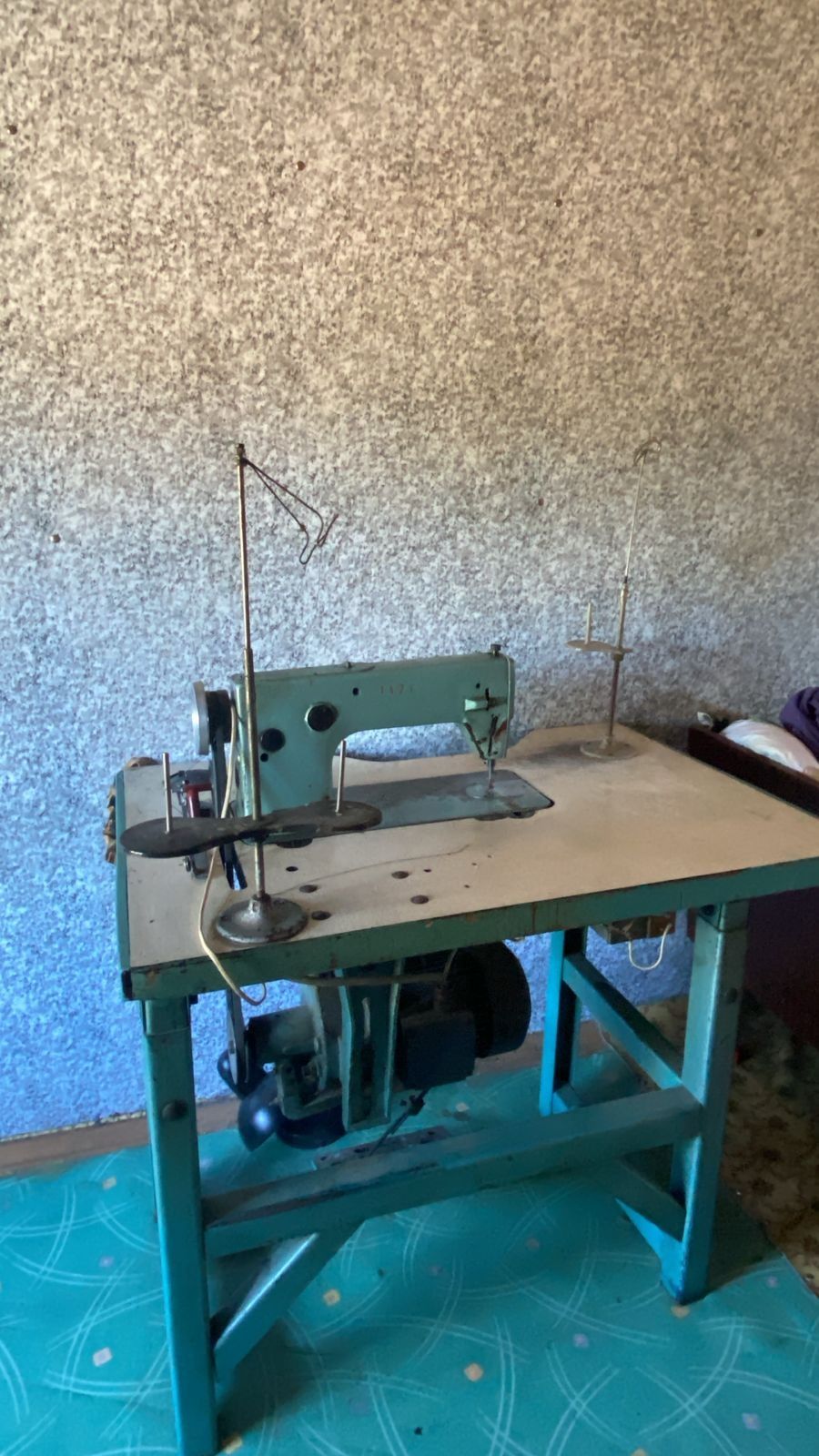 Продам швейную машину универсал