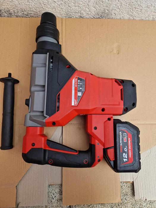 Milwaukee rotopercutor sds max  pe acumulatori