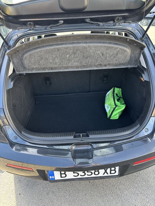 Мазда 3 1.6 добро състояни