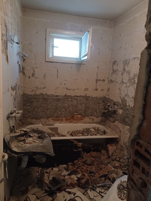 Кърти, чисти, стари мебели, мазета и тавани