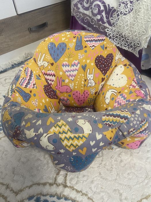 Продаю срочно детский диван,Люлка для новорождённых, . Почти новый.