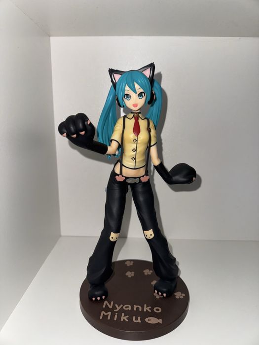 Аниме фигурка оригинальная Хатсуне Мику SEGA