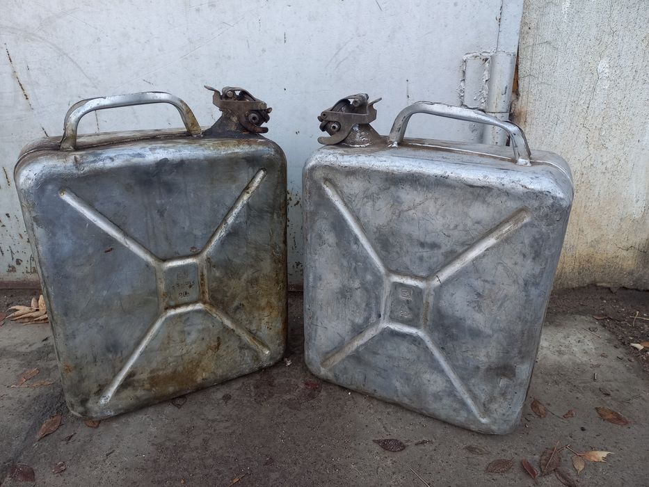 Продам канистры алюминивые  советские 20л в хор сост