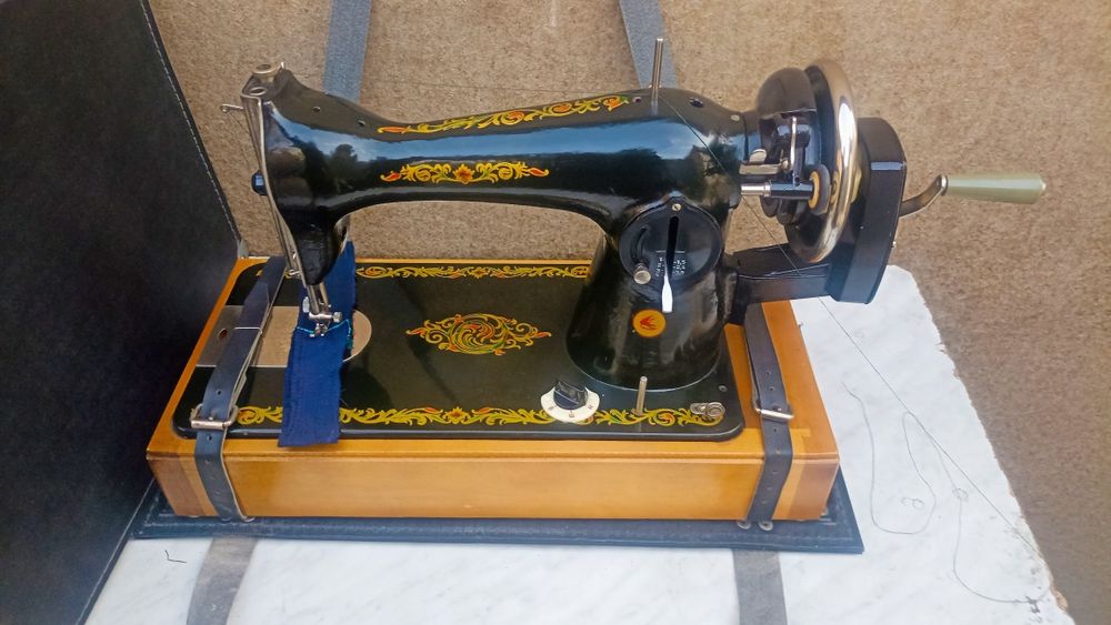 Новая Ручная Швейная Машинка Подольск шьет работает отлично