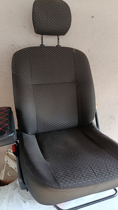 Продам сиденья передние Лада Ларгус