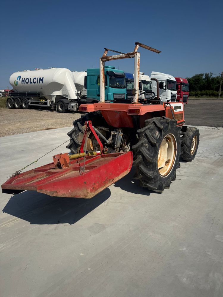 Tractor Hinomoto N279 4x4 28 CP