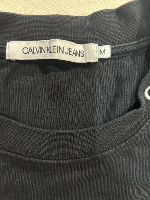 Блуза на Calvin Klein размер М но става и за С