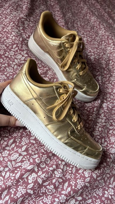Nike Air force 1 metallic gold 39