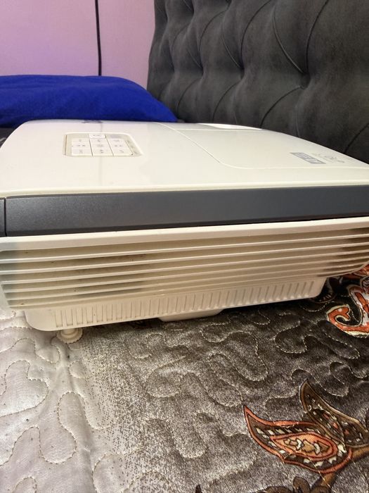 Videoproiector BenQ in stare impecabila