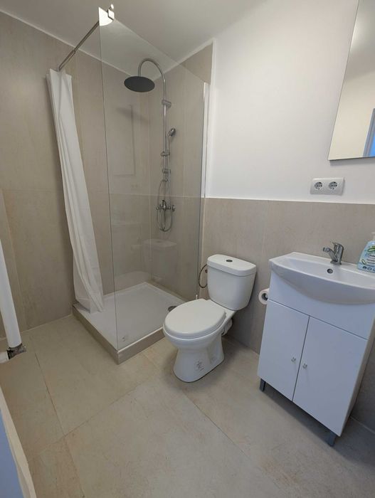 Apartament de inchiriat -  2 Camere si Bucatarie Open Space