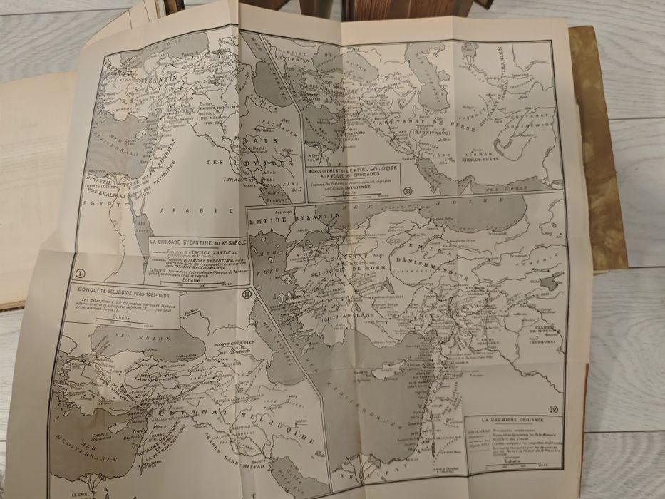 Set Istoria Cruciadelor și a Regatului Franc al Ierusalimului,3 vol