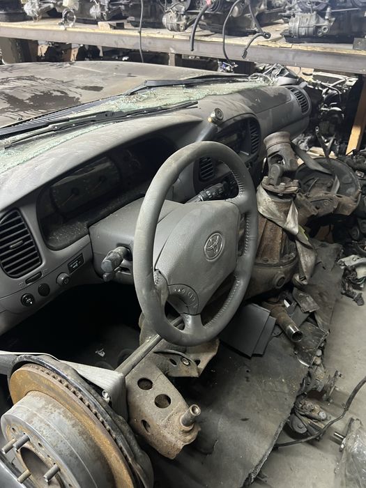 Авкат Toyota Sequoia