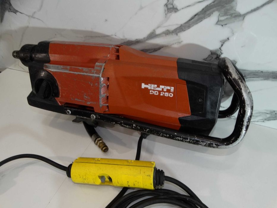 Hilti DD 250 - Диамантено пробивна машина