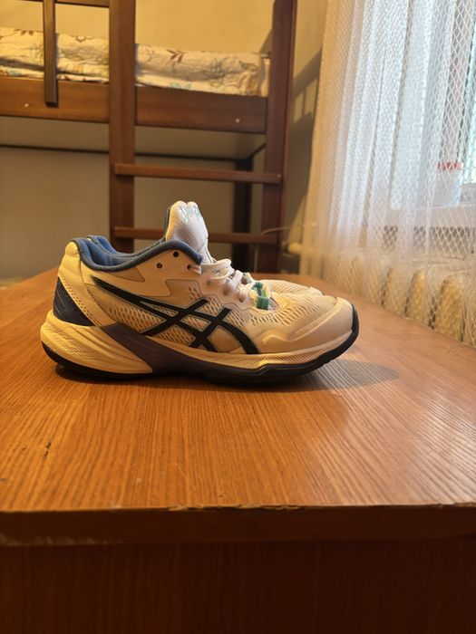 Продаю асикс красивые