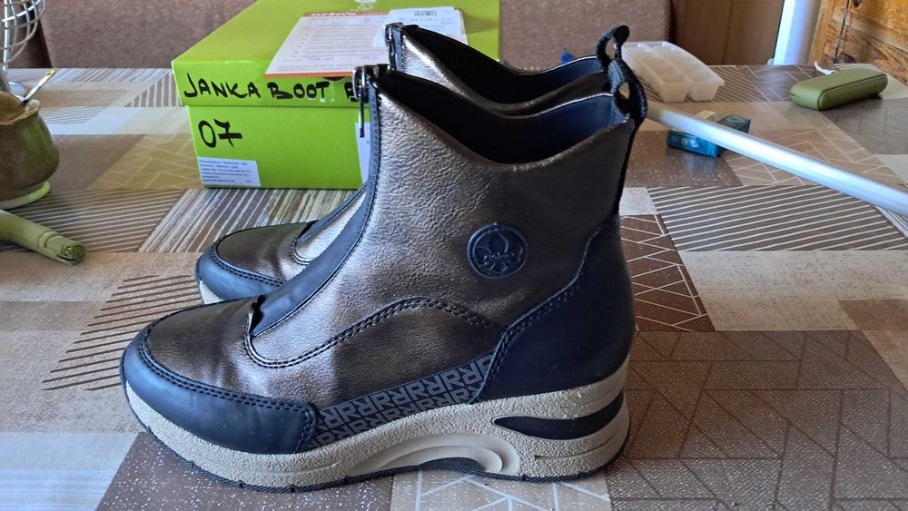 Боти ,нови 37 номер ,носени веднъж ,Купени за 140 лв.