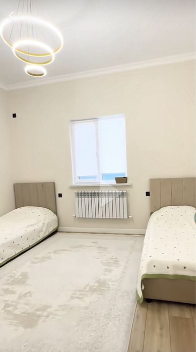 Кровать мебель почти новая