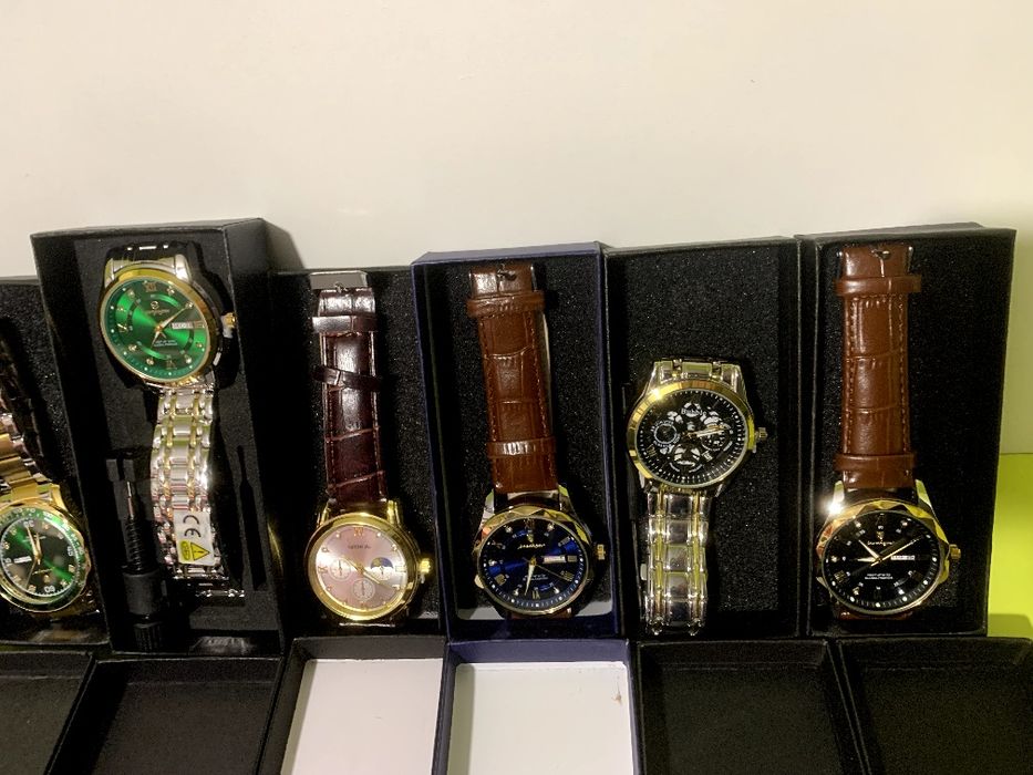 Lot ceasuri barbatesti cu baterii noi sigilate