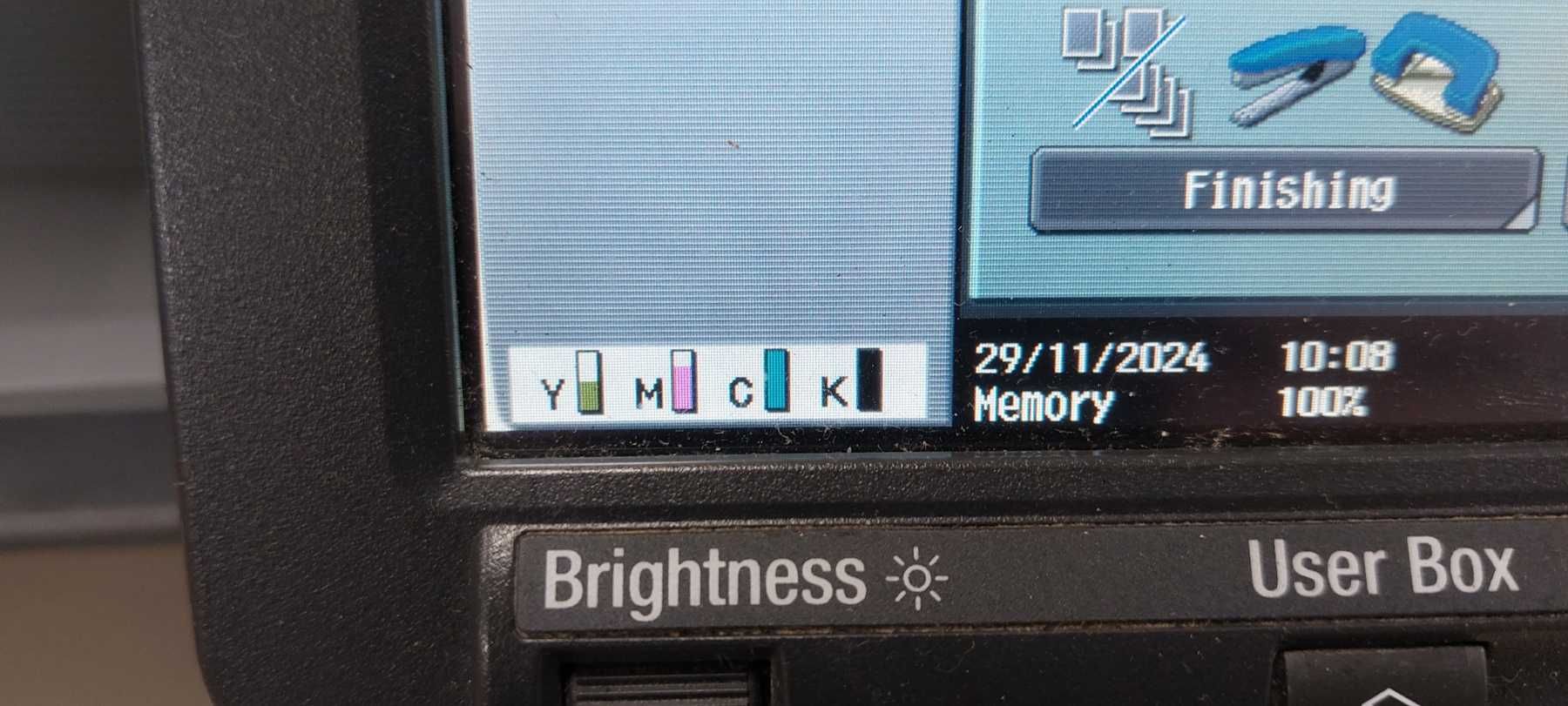 Продавам Konica Minolta BizHub C253