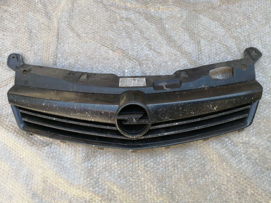 grila radiator Opel Astra H facelift 300 lei