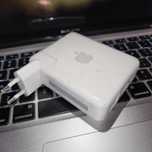 Router Apple AirPort Express (merge si pe Windows, si pe MacBook