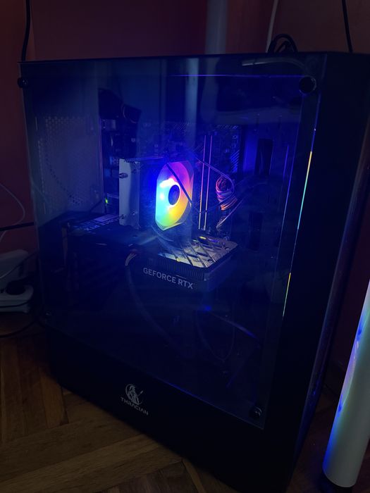Настолен гейминг компютър! RTX 4060 Ryzen 5 5600 32RAM