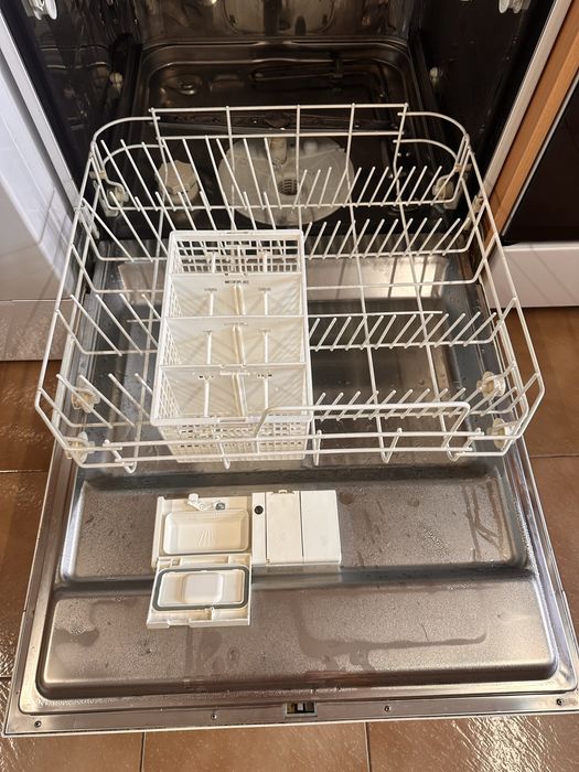 Съдомиялна Индезит 3000W