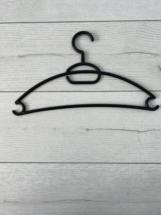 Пластмасови закачалки